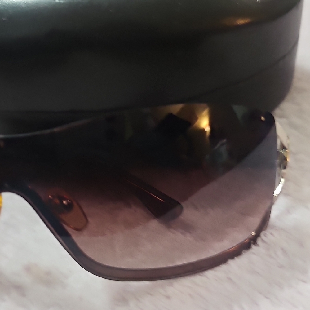 Michael Kors Black Sunglasses with Case. Michael Kors Verona (M2475S).  - Picture 4 of 12